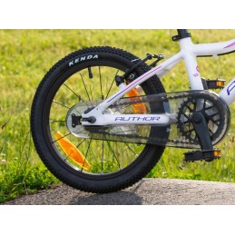 AUTHOR Record 16 2025 bílá/růžová/fialová AUTHOR Record 16 2025 bílá/růžová/fialová