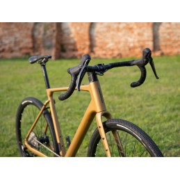 AUTHOR Guru 2.0 2025 zlatá-matná/černá