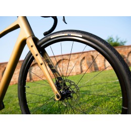 AUTHOR Guru 2.0 2025 zlatá-matná/černá