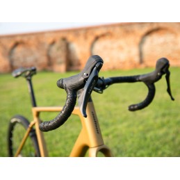 AUTHOR Guru 2.0 2025 zlatá-matná/černá