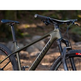 AUTHOR Sector 2026 zelenozlatá-matná/černá